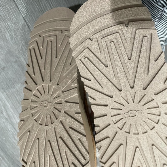 Ugg shoes - Picture 5 of 5